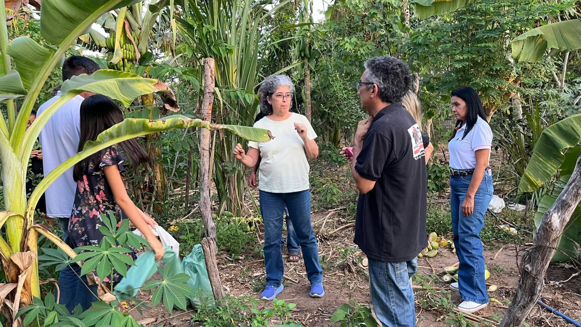 VISITA DE ADRIANA DO MISTÉRIO DA AGRICULTURA
