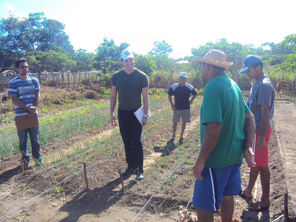 VISITA DO COORDENADOR DE PROJETOS DA PETROBRÁS NO INÍCIO DA IMPLANTAÇÃO DO QUINTAL ANO 2013